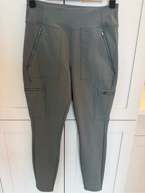Athleta Slim Cargo Leggings in Slate Gray